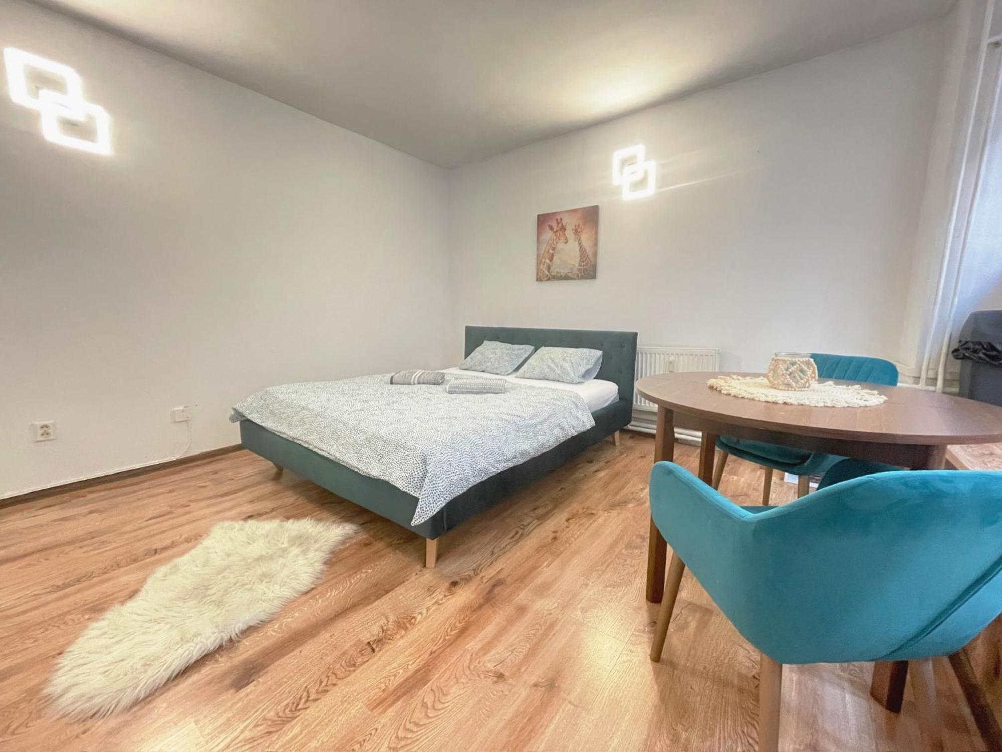 Central Apartment New Studio Košice Buitenkant foto