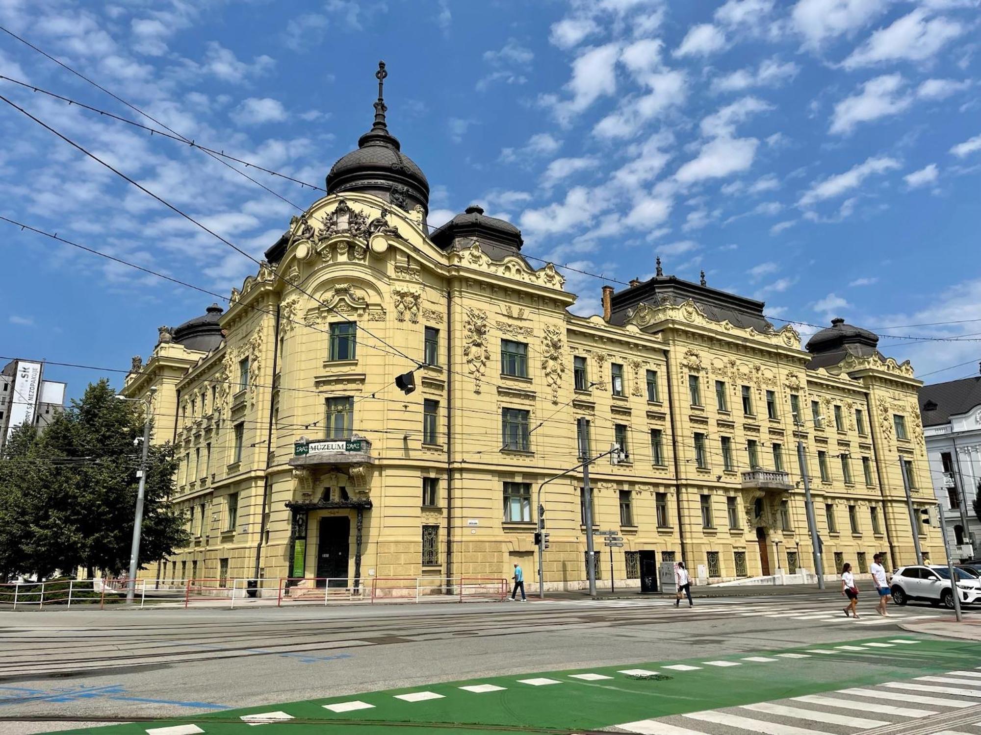 Central Apartment New Studio Košice Buitenkant foto